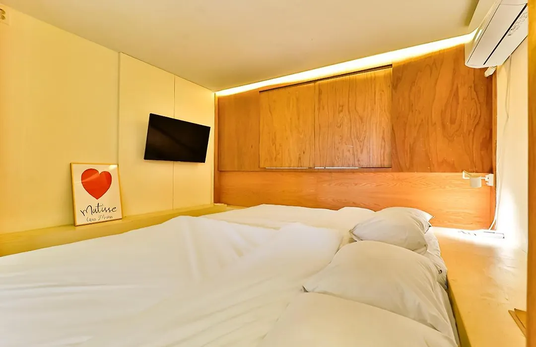 Ado Hotel-1